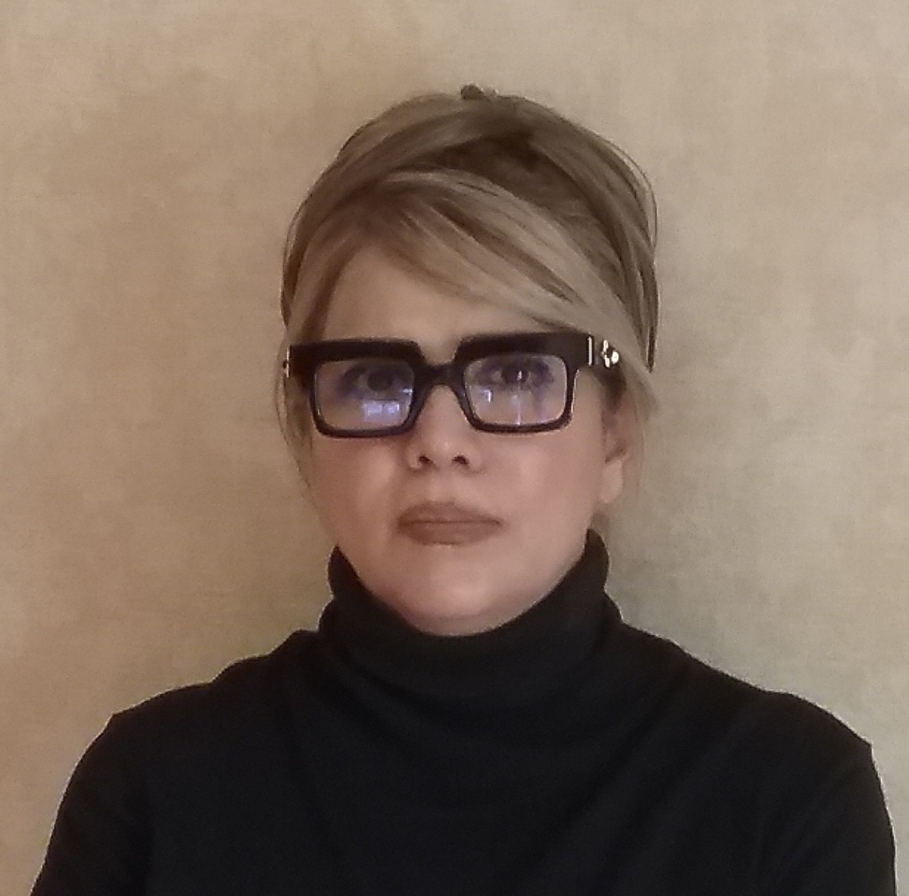 Raheleh Ghiasvand Persian sworn Translator founder of Writeco/TramslationWrite in UK